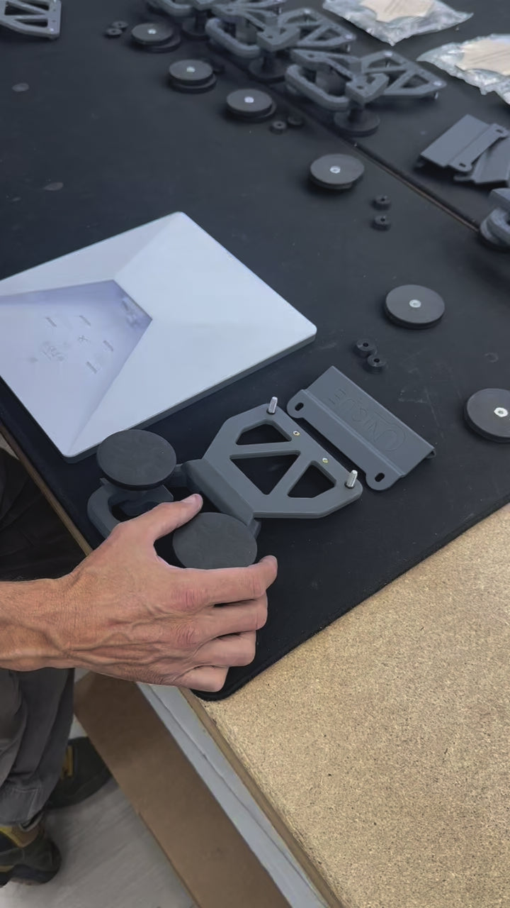 UC Starlink Mini Wedge Mount with Magnetic Feet