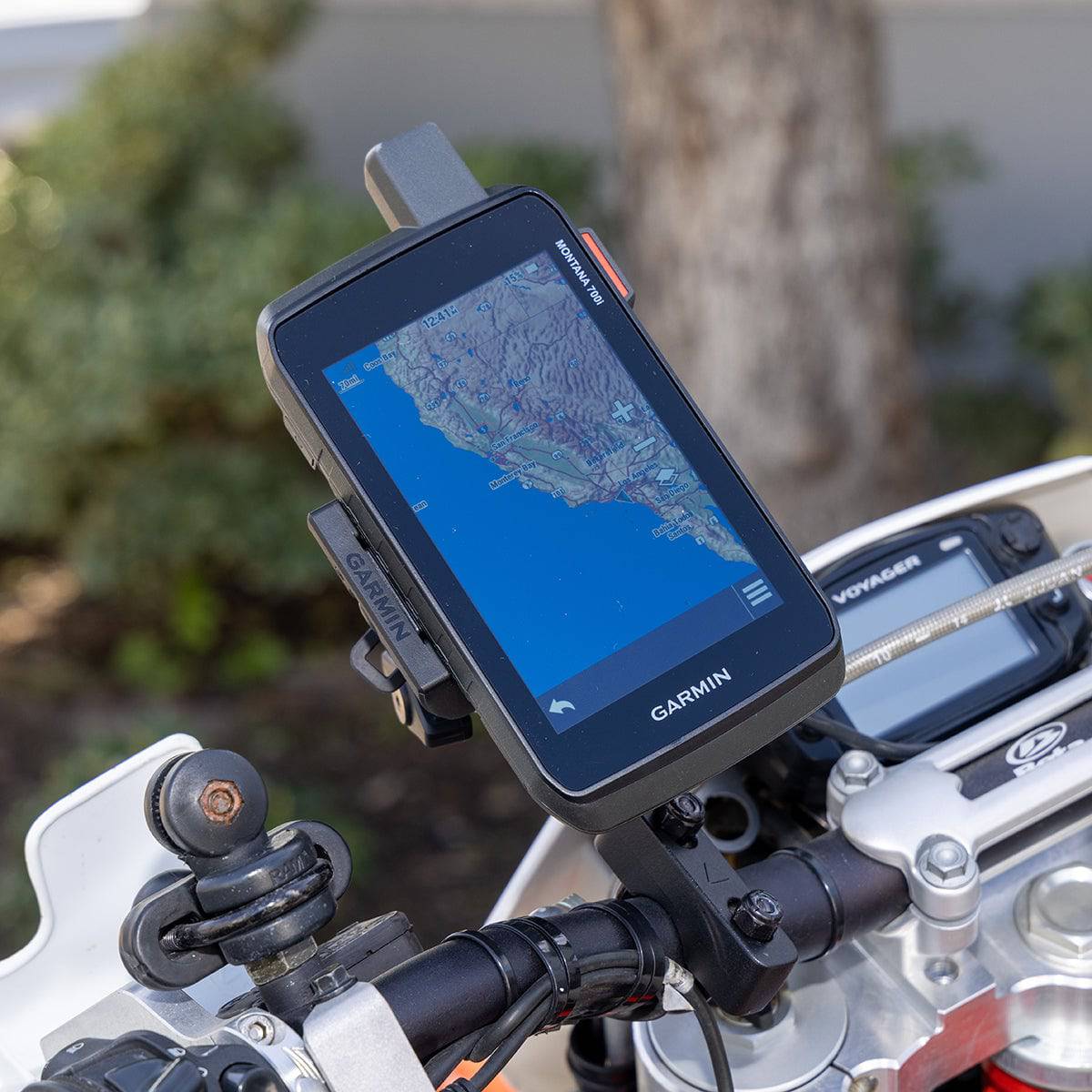 thumbnail image 2 of ChargerCity AMPS Pattern Aluminum Handlebar Mount – For Garmin Zumo XT & More 2 of 5